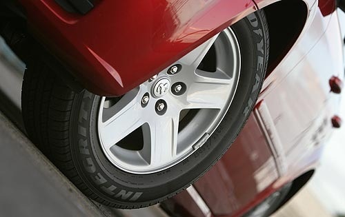 2005 Dodge Magnum — OEM photo 5