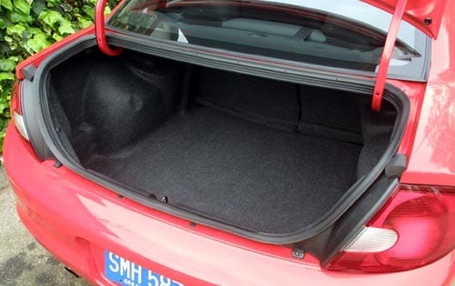 2000 Dodge Neon interior CARGO