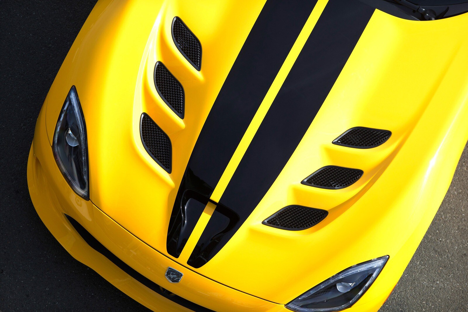 2015 Dodge Viper exterior EDETAIL