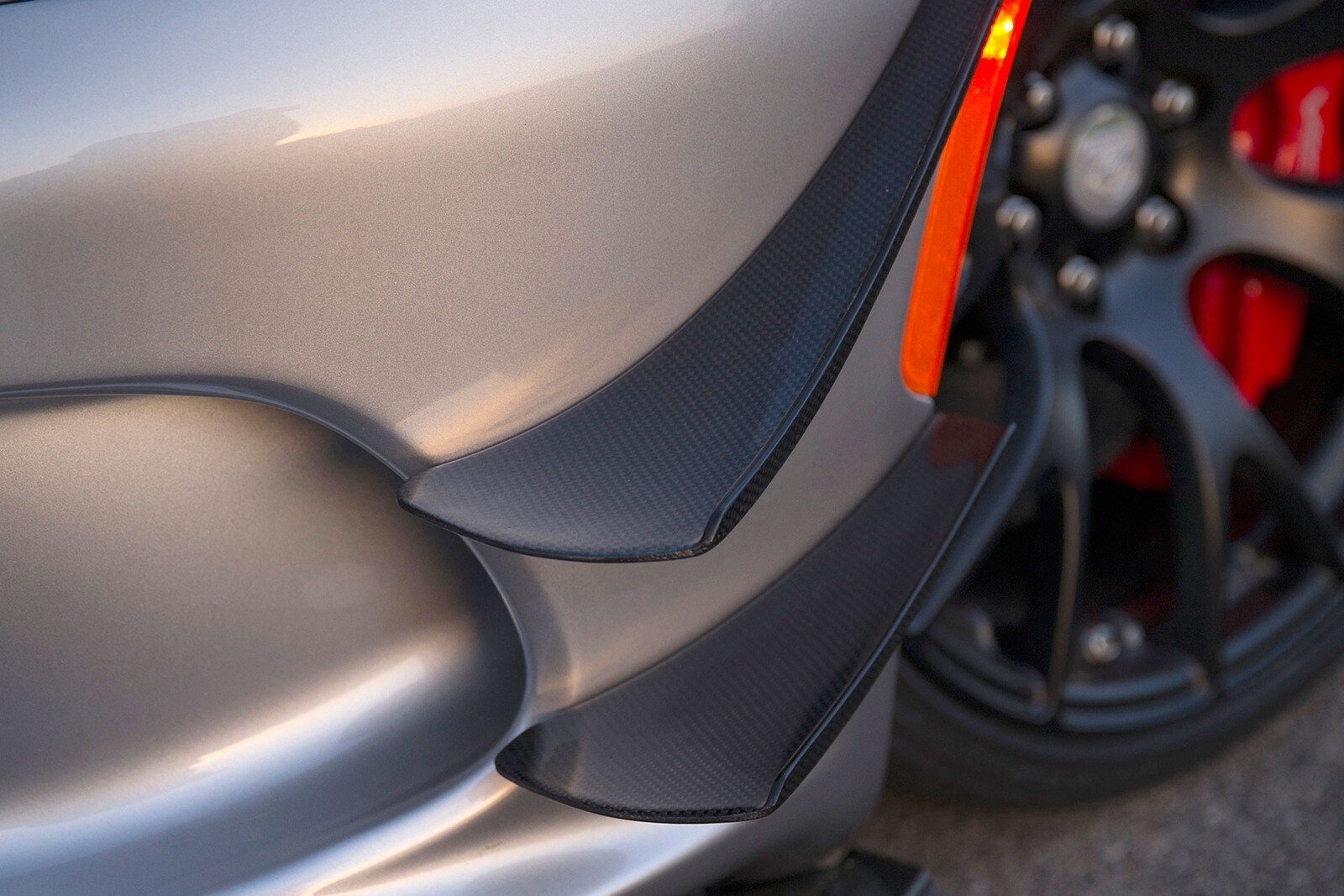 2017 Dodge Viper front safety EDETAIL