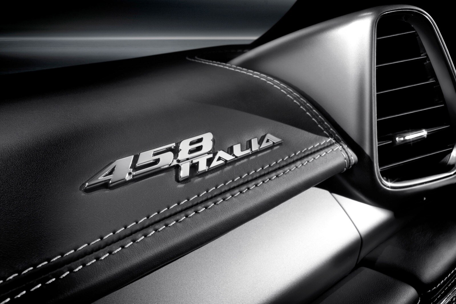 2012 Ferrari 458 Italia interior DETAIL