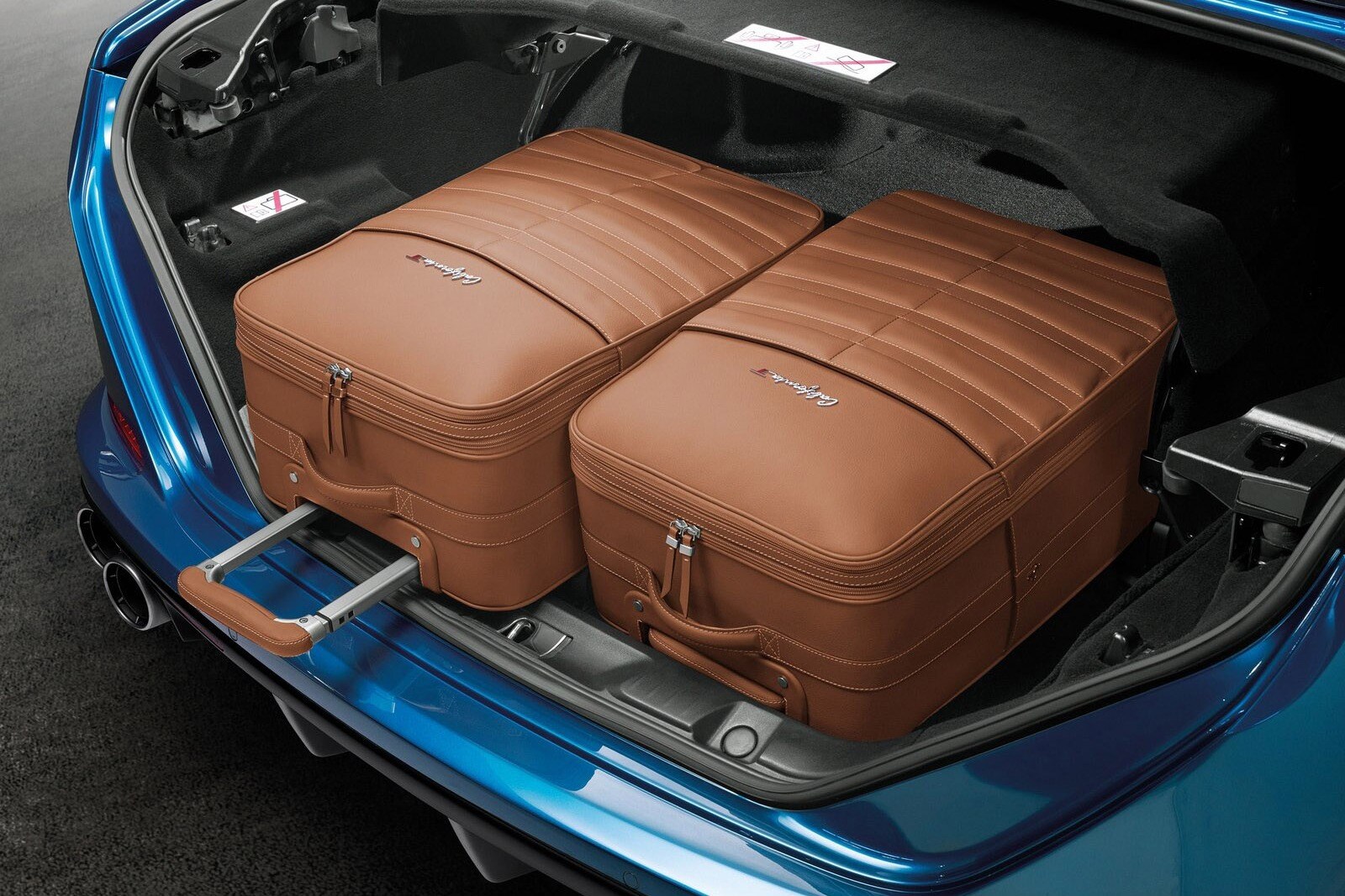 2015 Ferrari California T interior CARGO