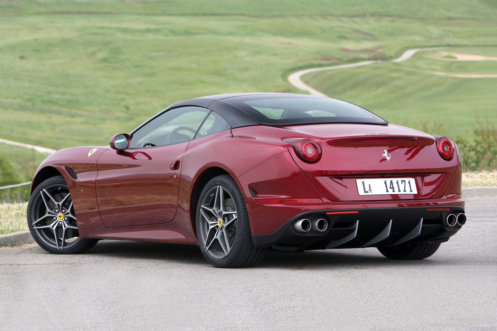 2016 Ferrari California T exterior F