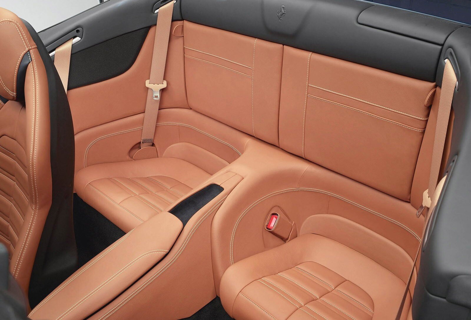 2016 Ferrari California T interior RI