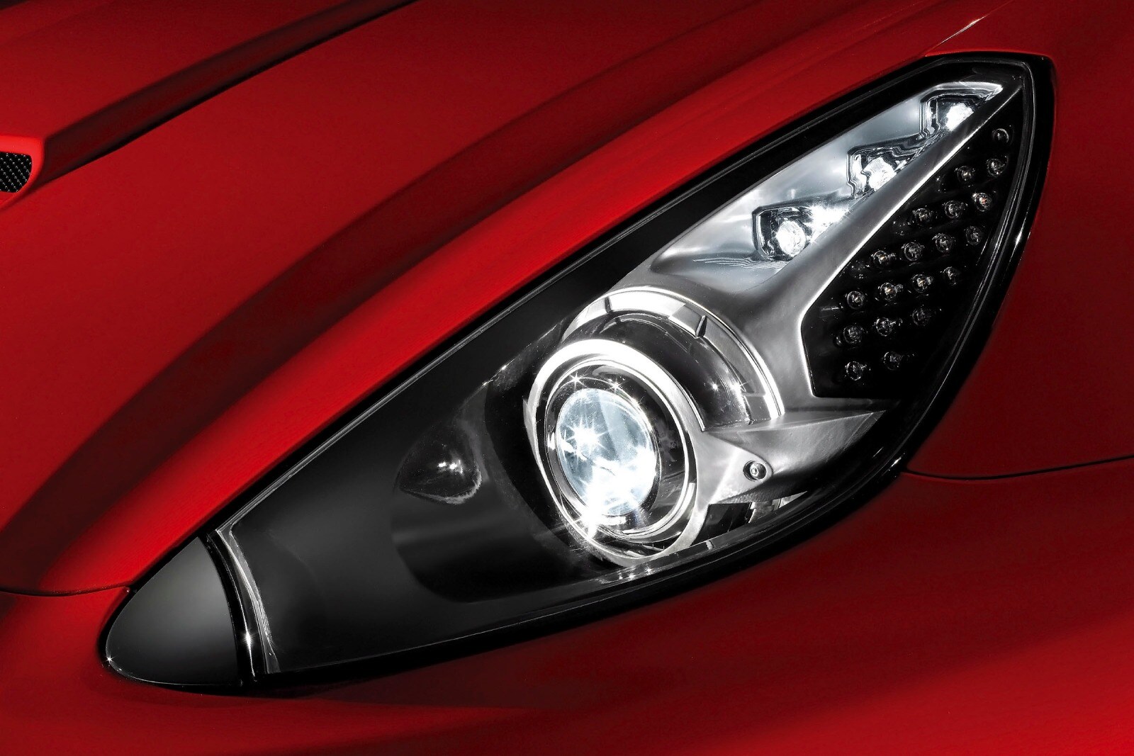 2011 Ferrari California exterior EDETAIL