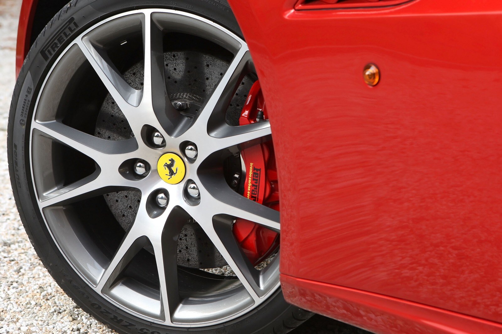 2011 Ferrari California — OEM photo 3