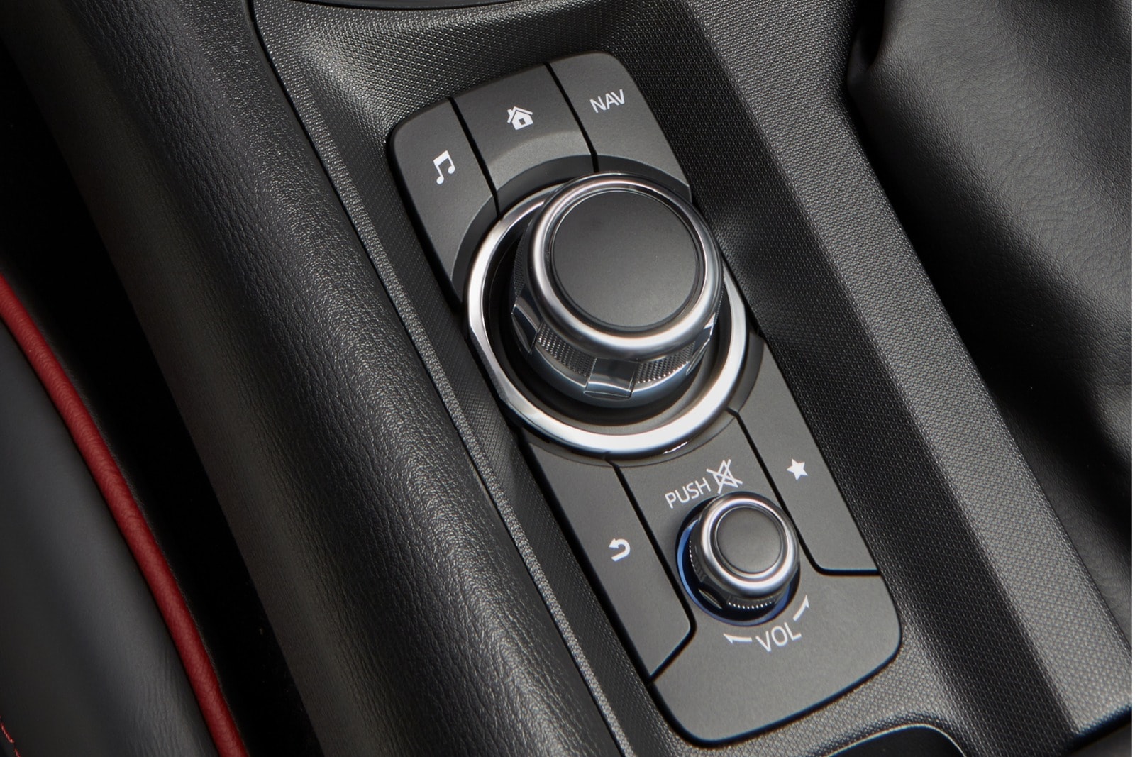 2017 FIAT 124 Spider interior AUXCTRL