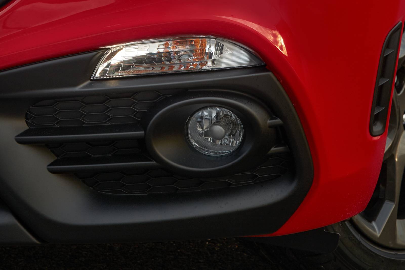 2018 Fiat 124 Spider — OEM photo 3