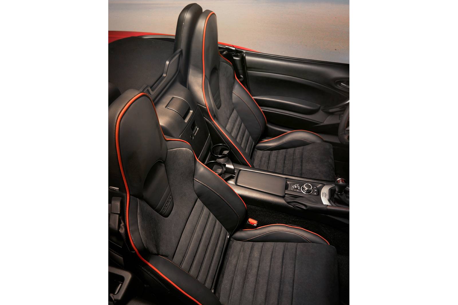 2018 FIAT 124 Spider interior DETAIL