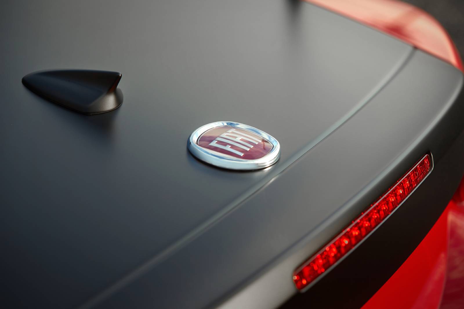 2018 Fiat 124 Spider — OEM photo 4