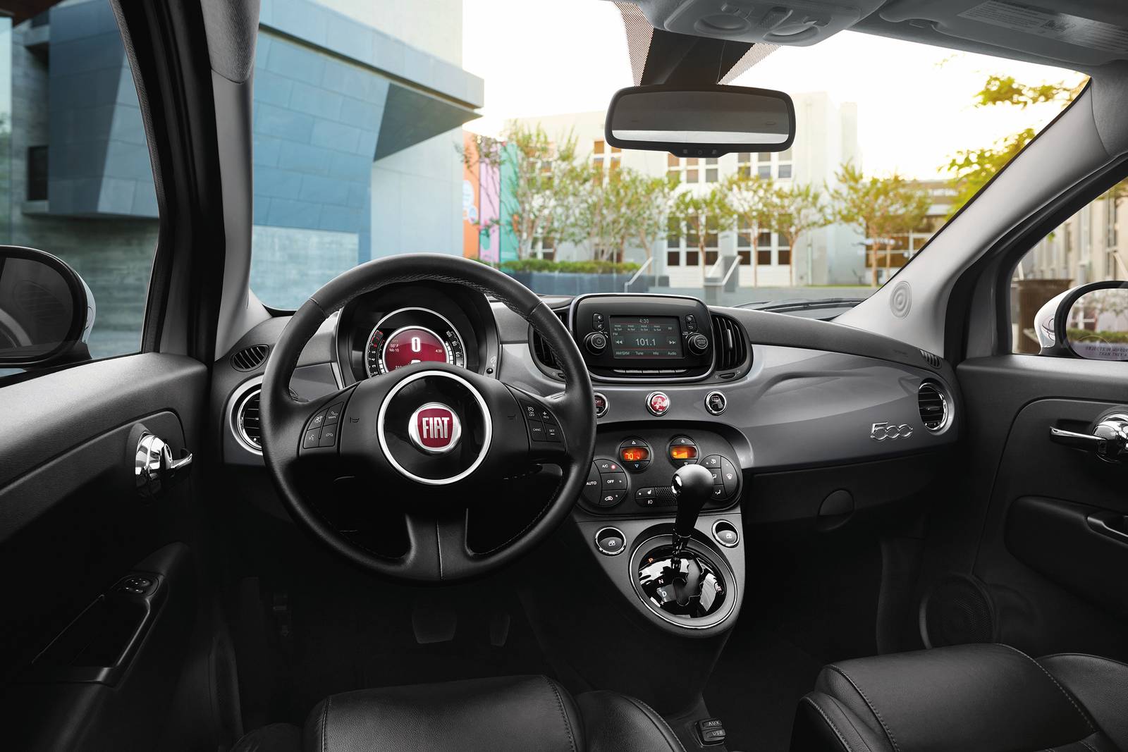 2019 FIAT 500 interior D