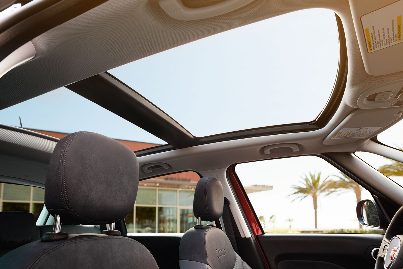 2016 Fiat 500 front safety DETAIL