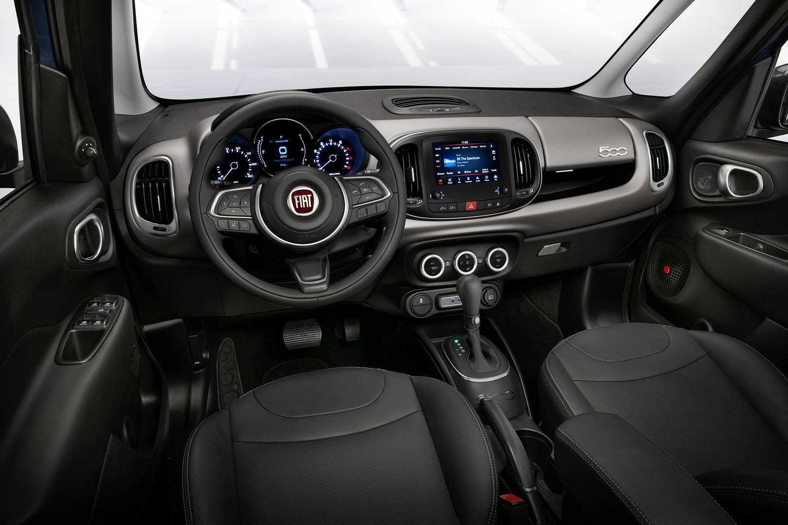 2020 FIAT 500L interior D