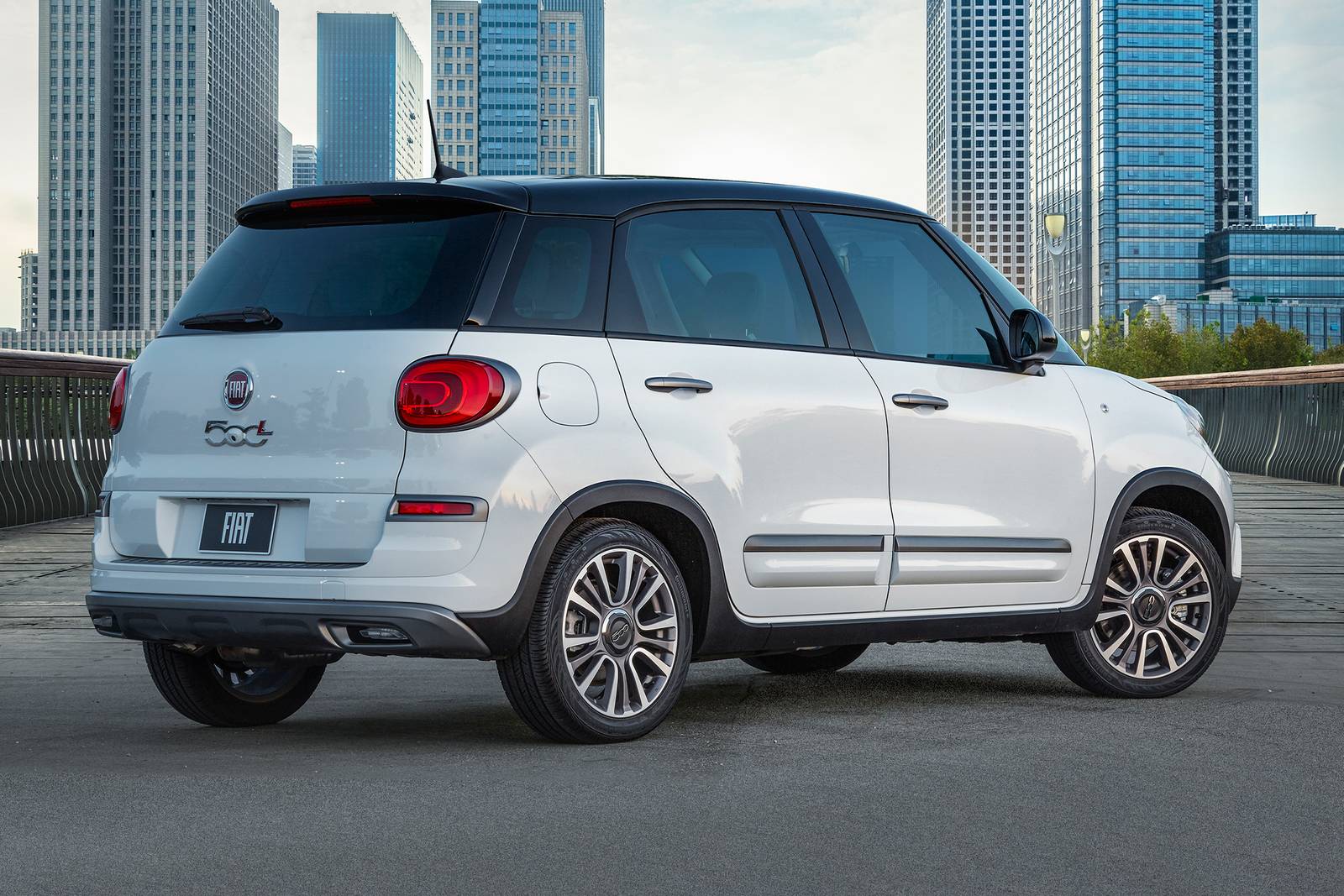 FIAT 500L Trekking Wagon Exterior