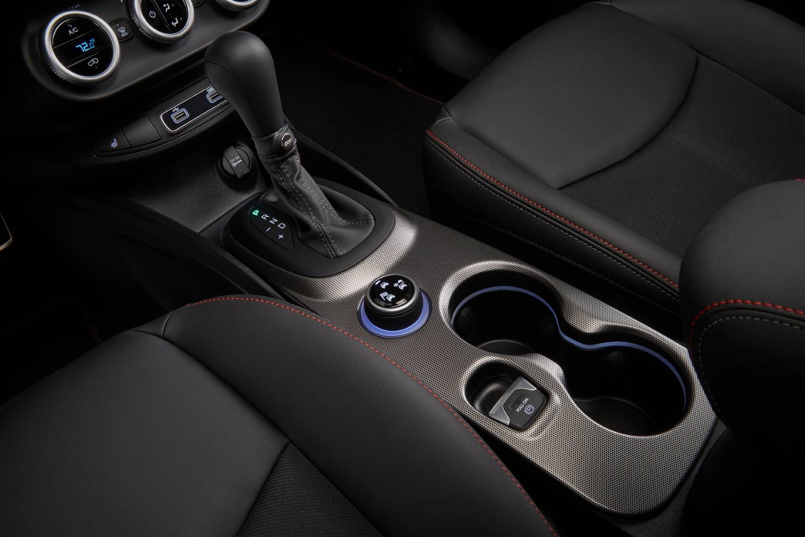 2021 Fiat 500x interior SHF