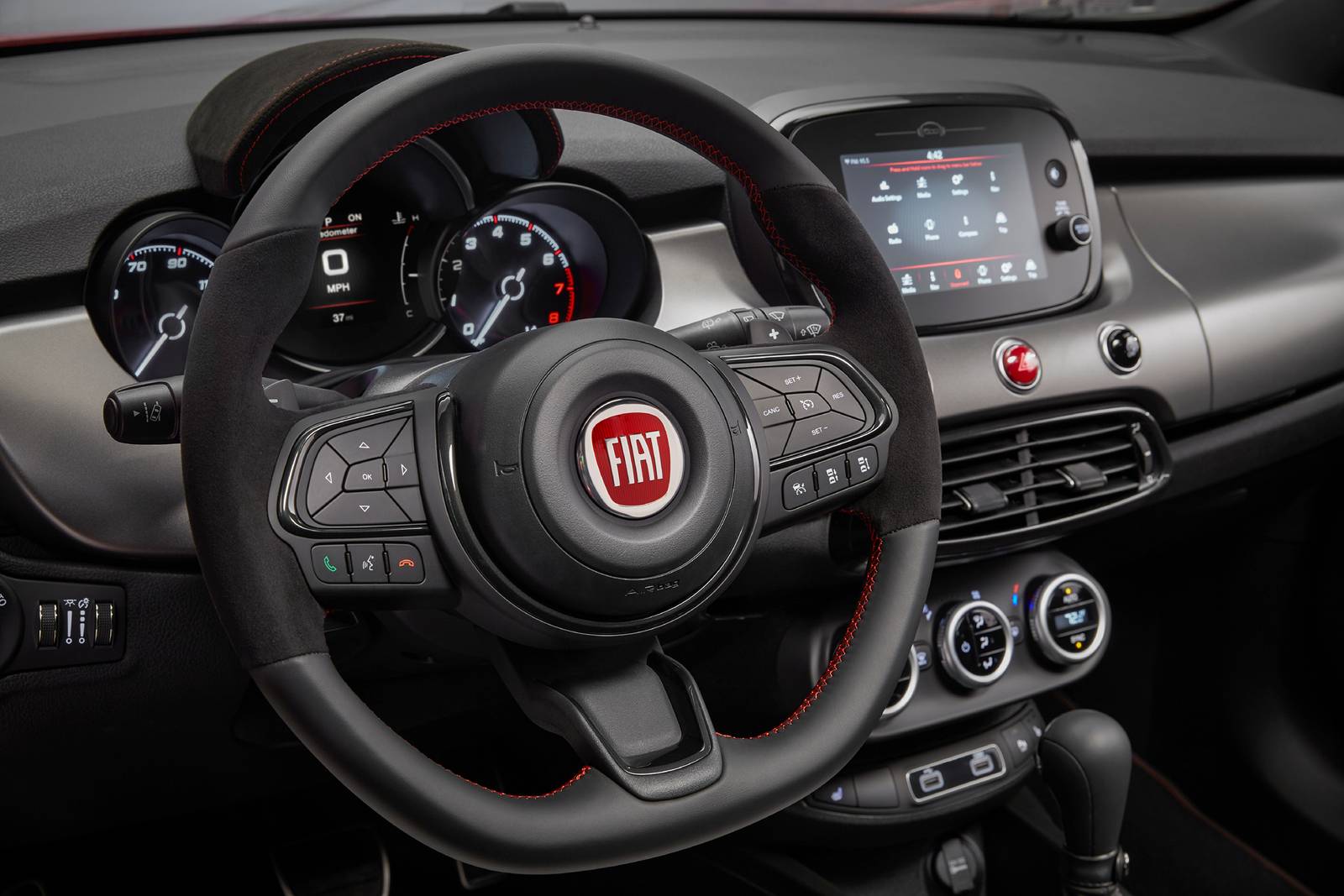 2021 Fiat 500x interior SWD