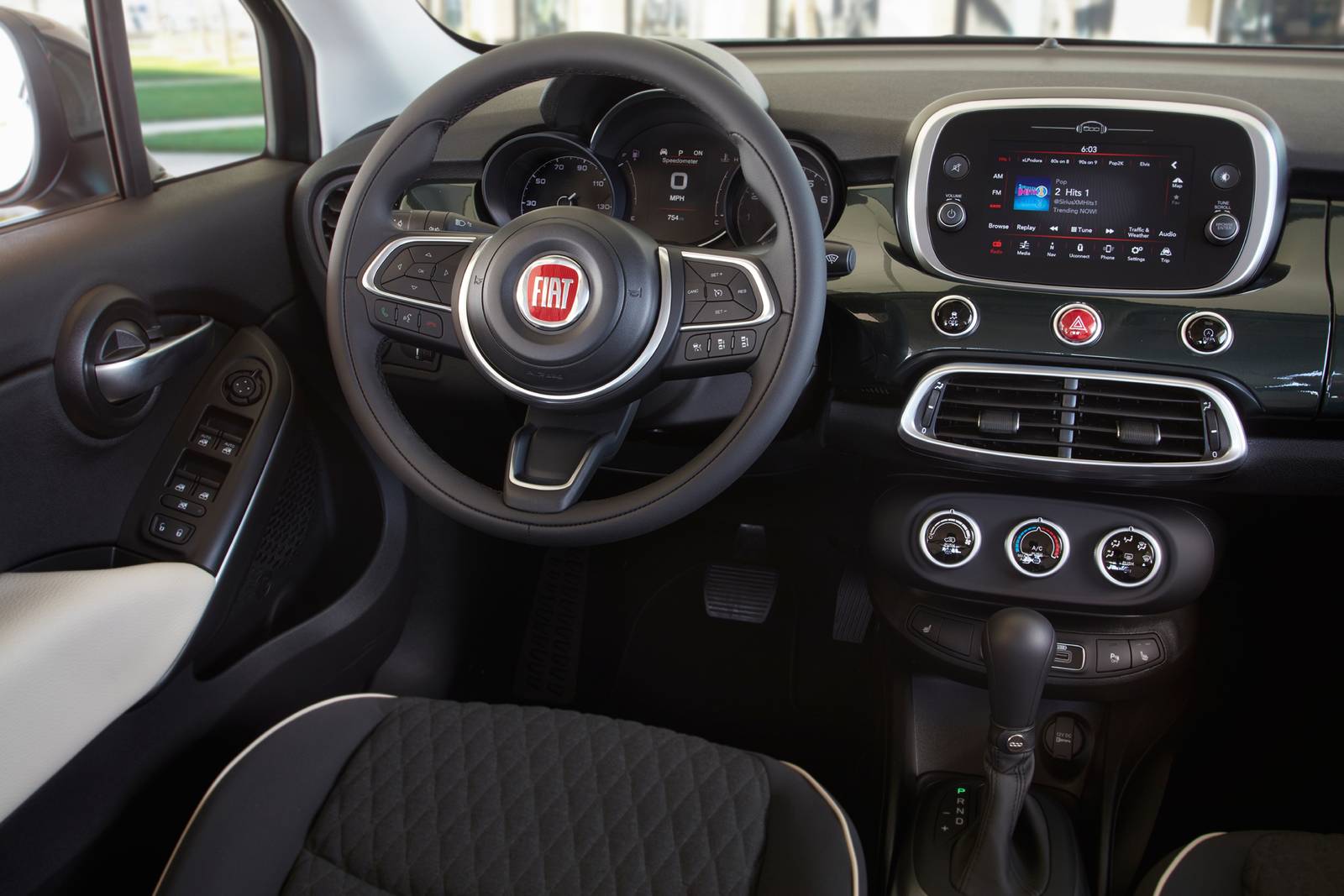 2021 Fiat 500x interior SWD