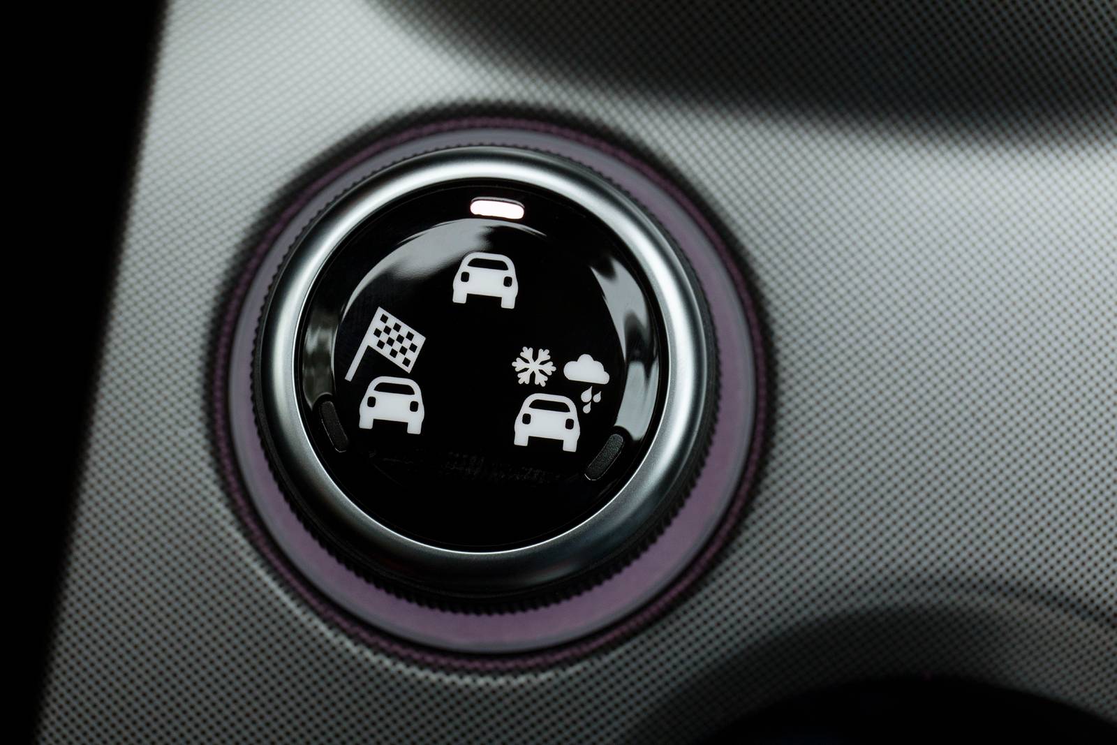 2022 Fiat 500X front safety DETAIL