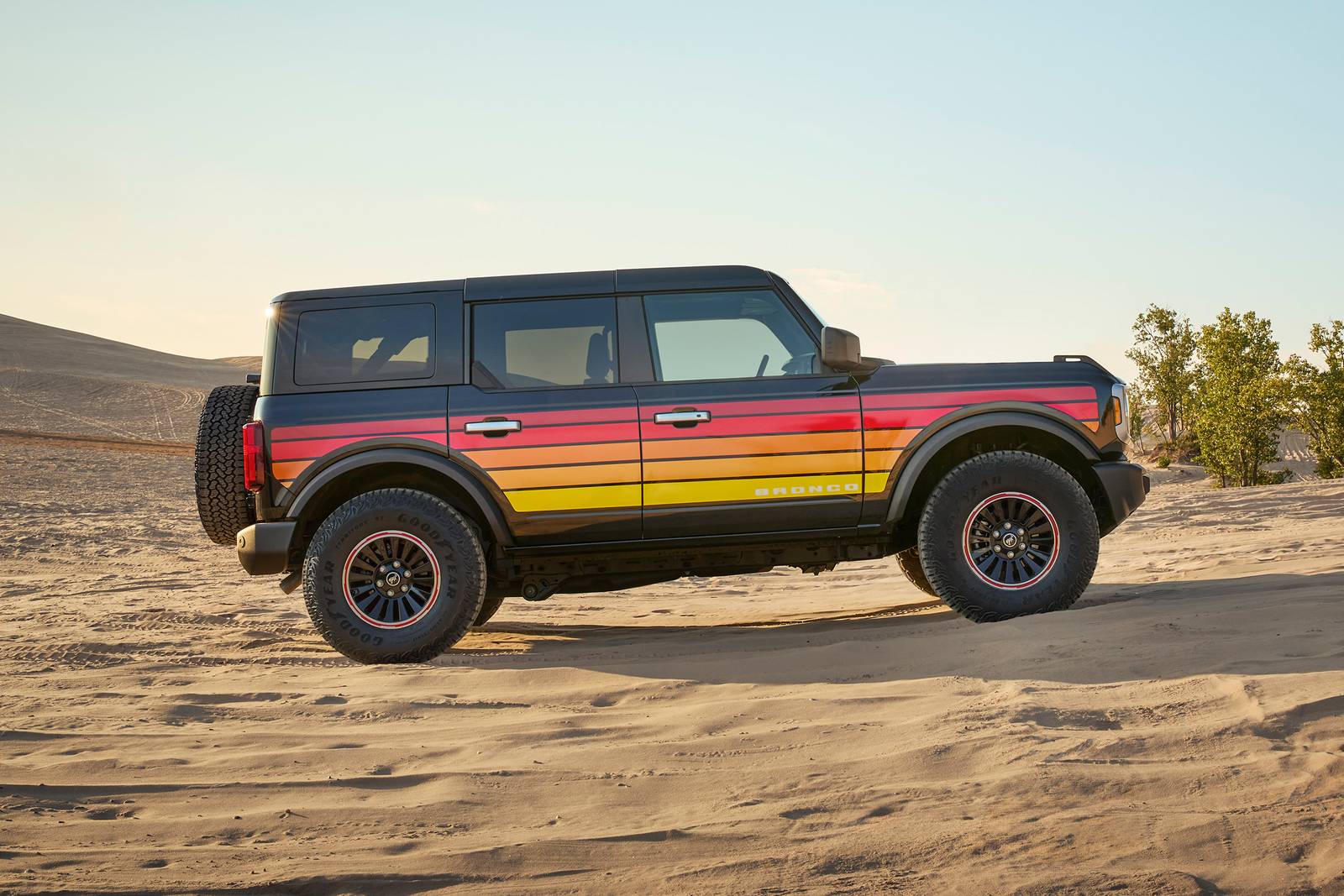 2025 Ford Bronco exterior S