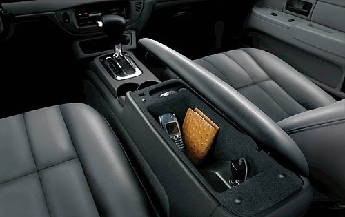 2006 Ford Crown Victoria interior CC