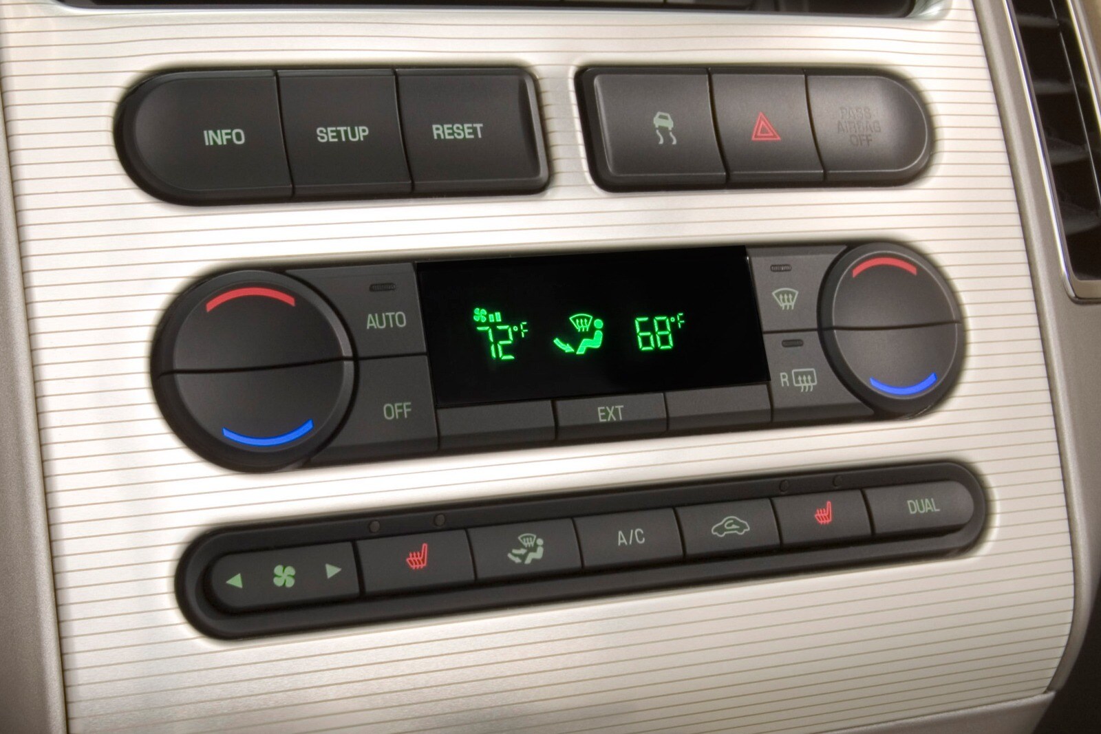 2007 Ford Edge interior CC