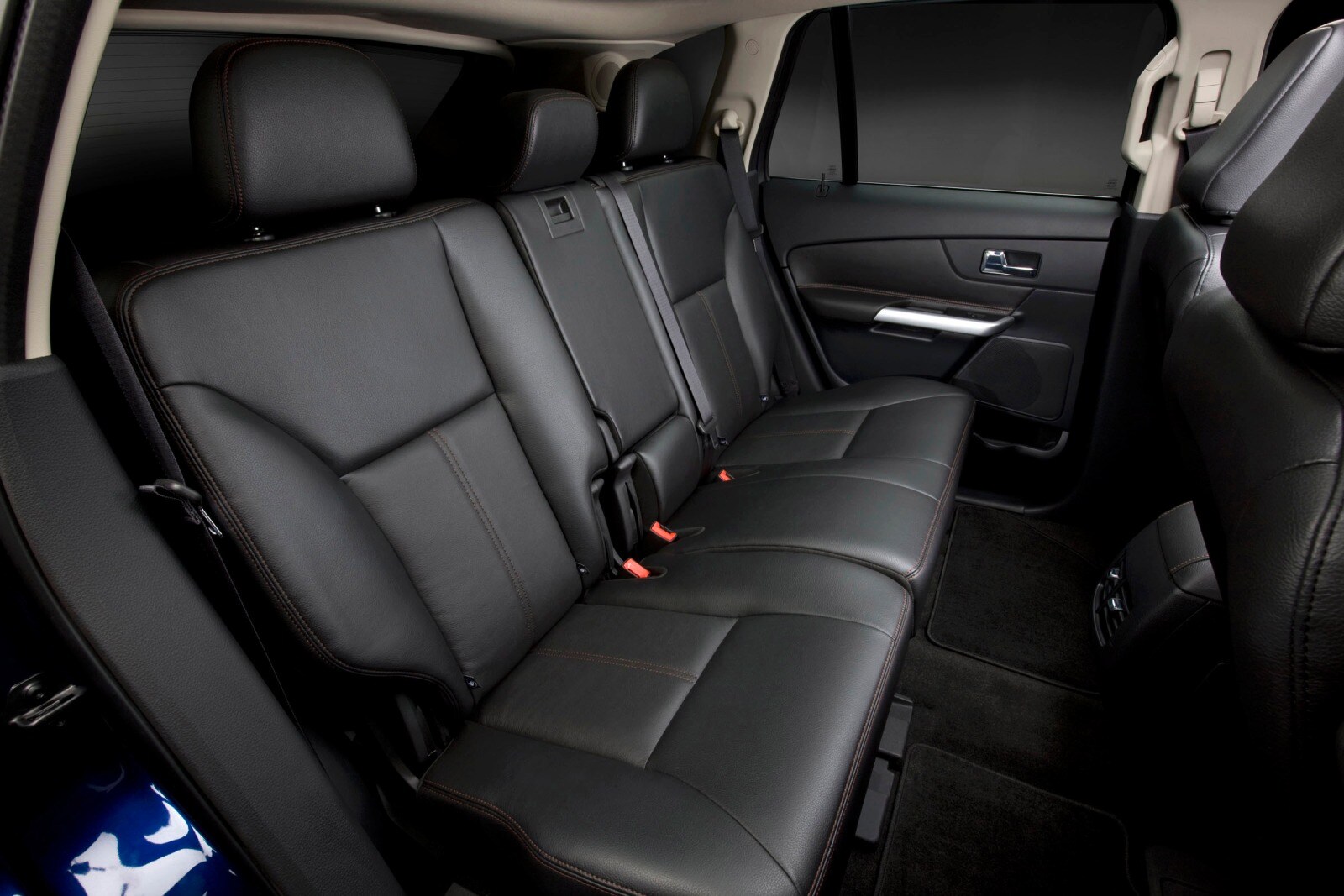 2013 Ford Edge interior RI