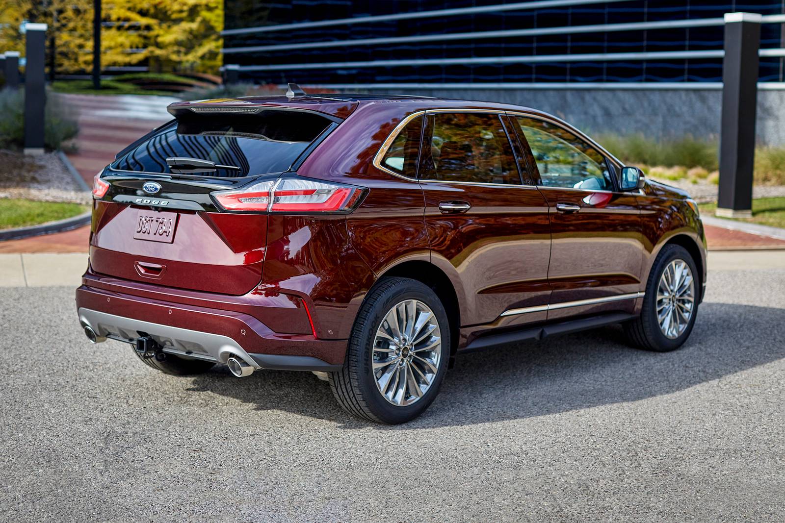 2022 Ford Edge exterior FQ
