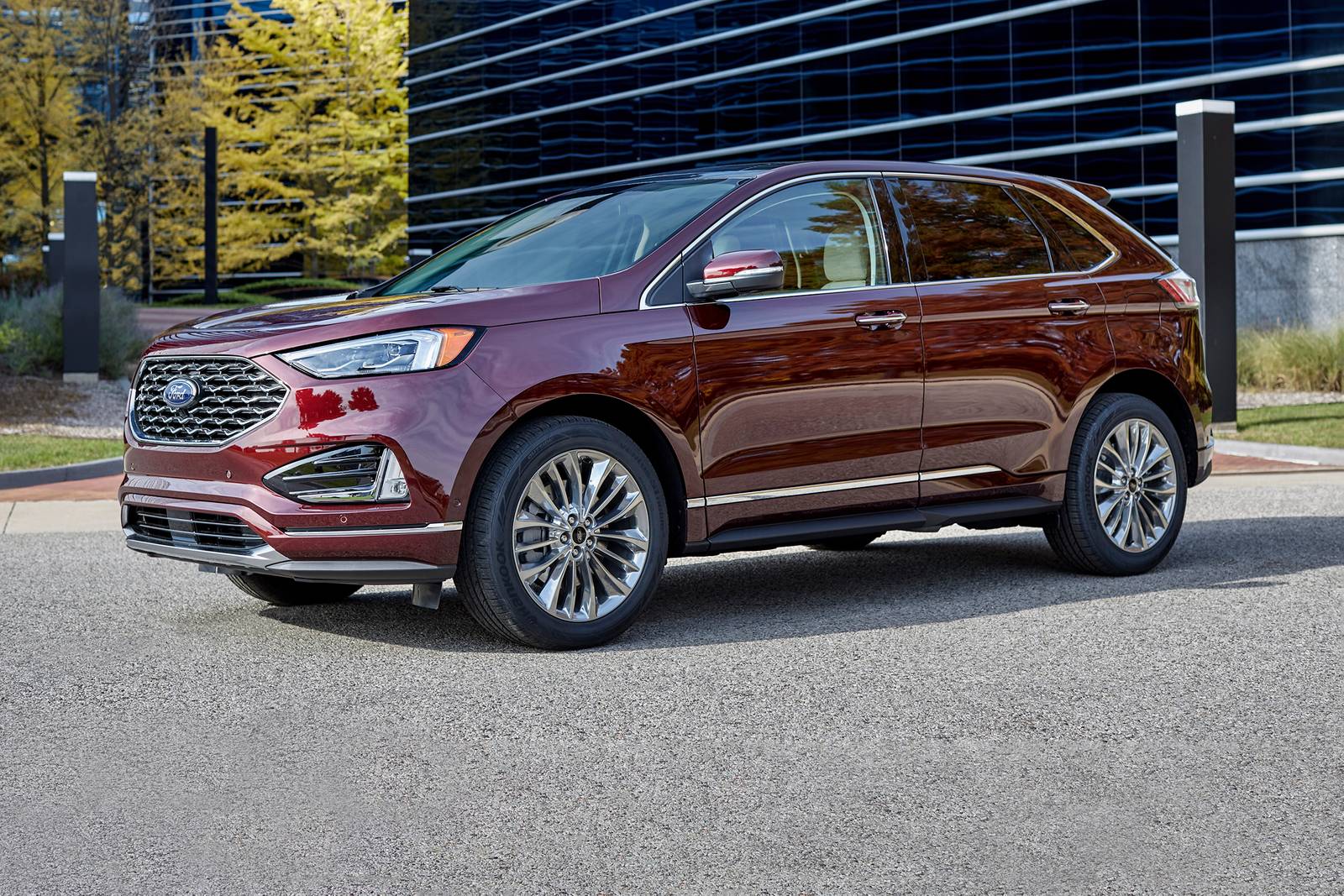 2023 Ford Edge exterior FQ