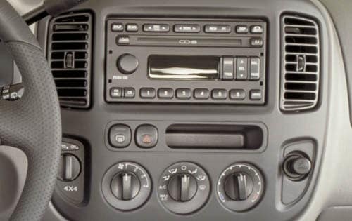 2004 Ford Escape interior CC
