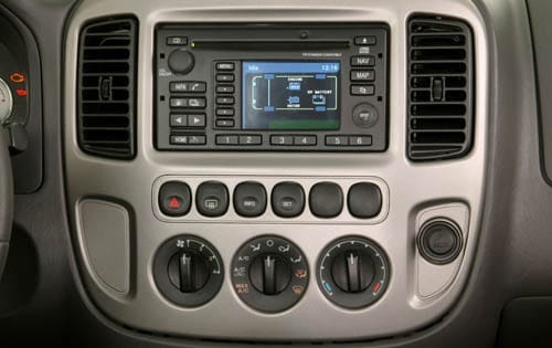2005 Ford Escape interior CC