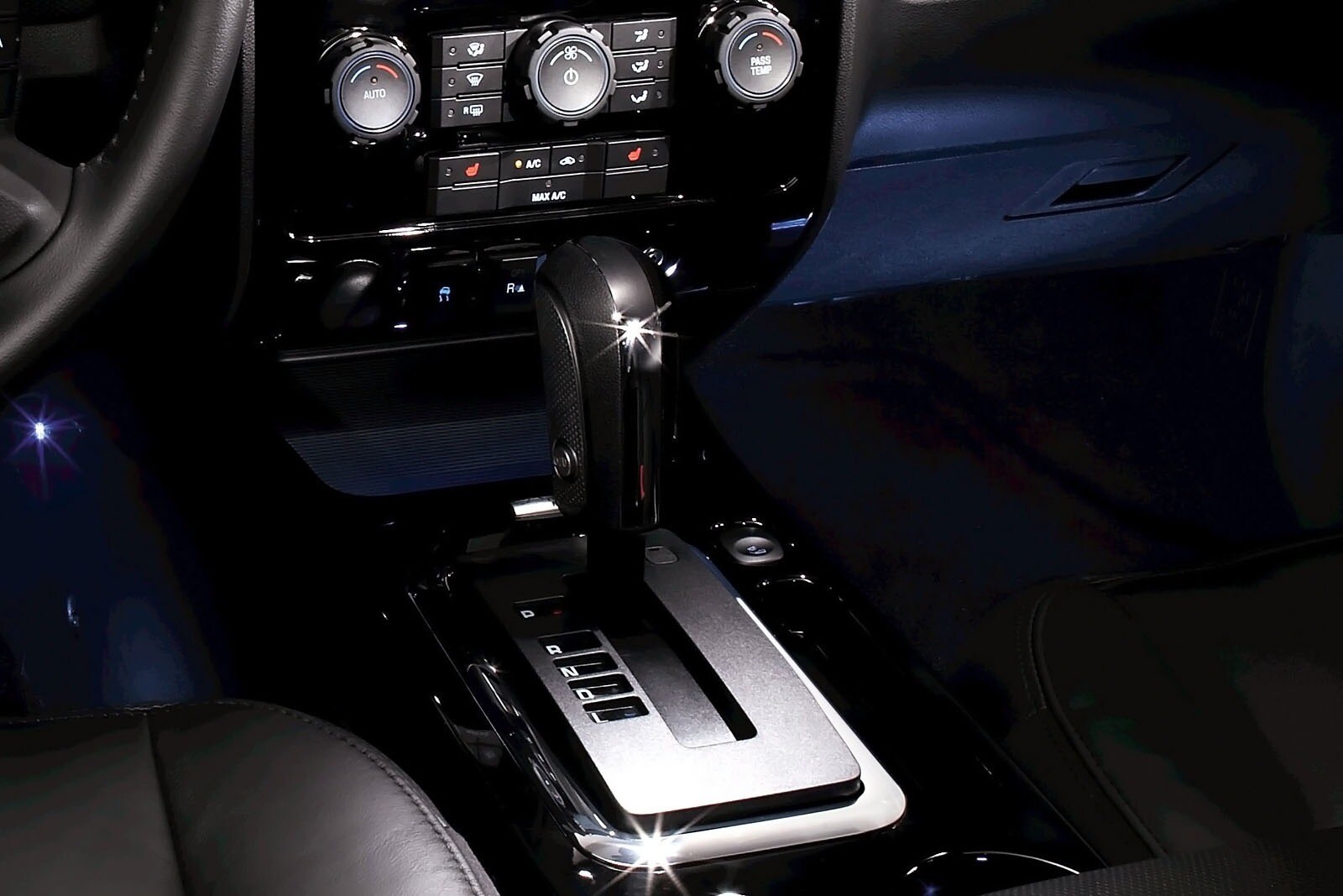 2012 Ford Escape interior SHF