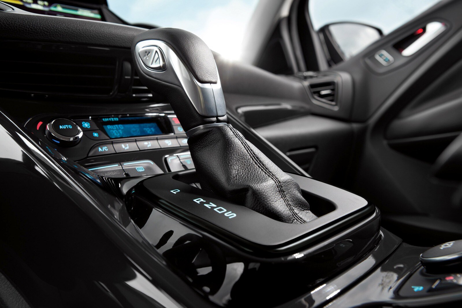 2016 Ford Escape interior SHF