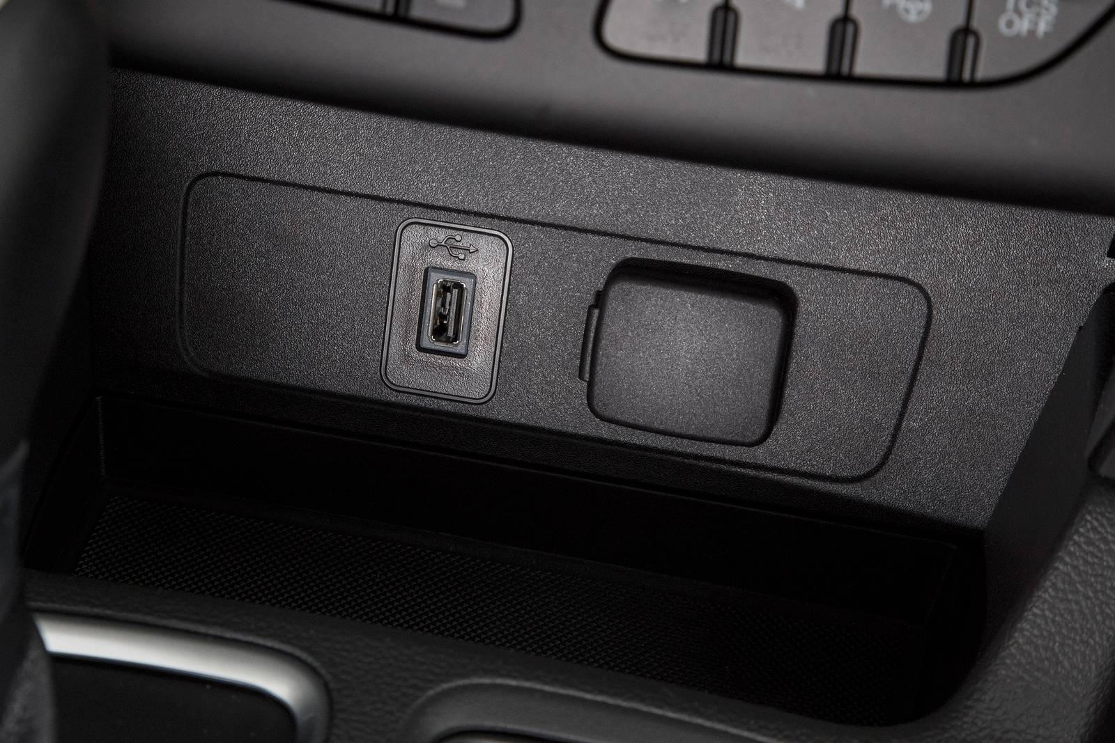 2018 Ford Escape interior DETAIL