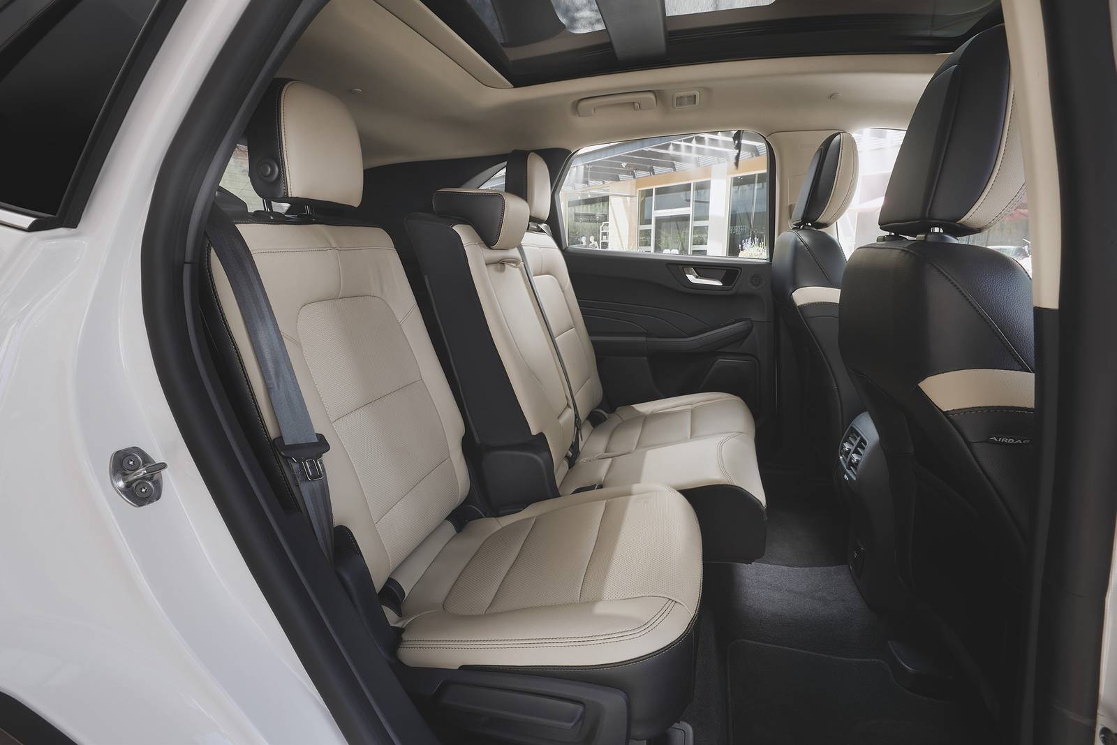 2021 Ford Escape interior RI