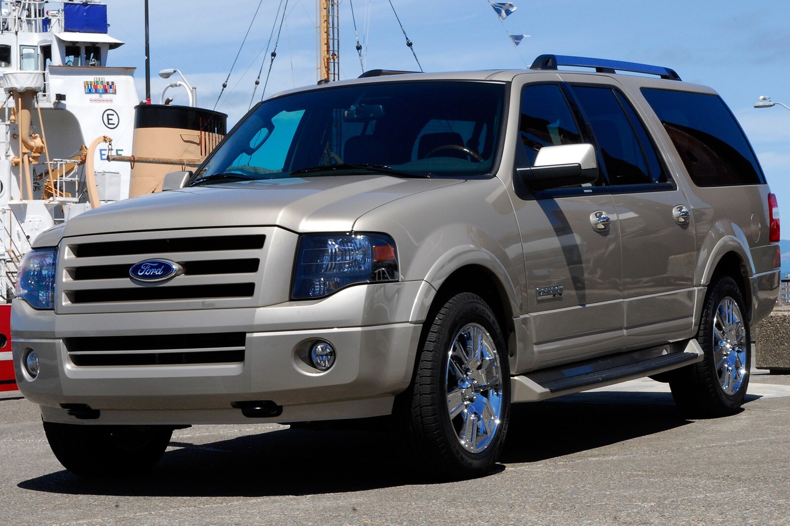 2009 Ford Expedition EL exterior FQ