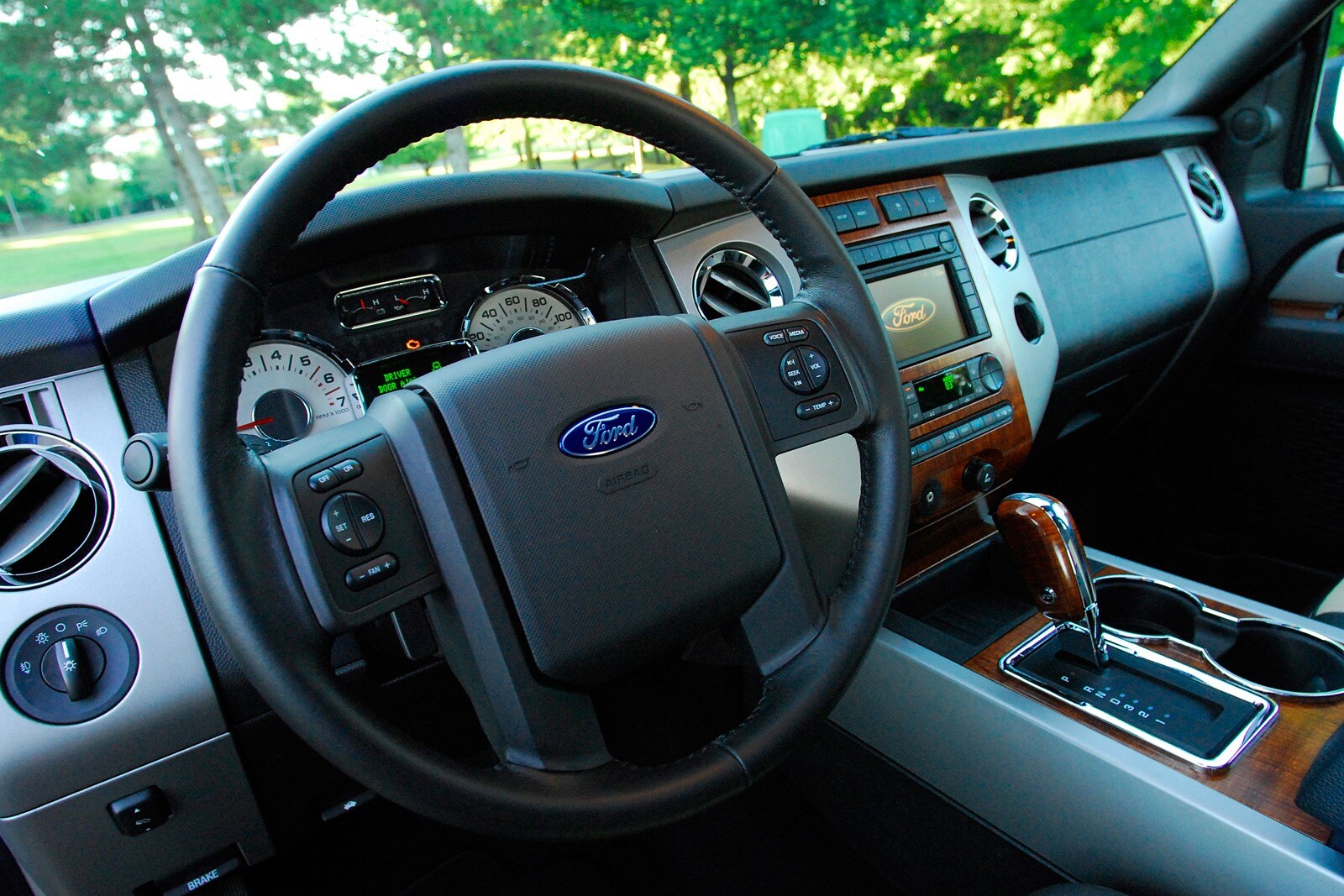 2009 Ford Expedition EL interior D