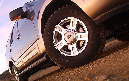 2004 Ford Expedition front safety W