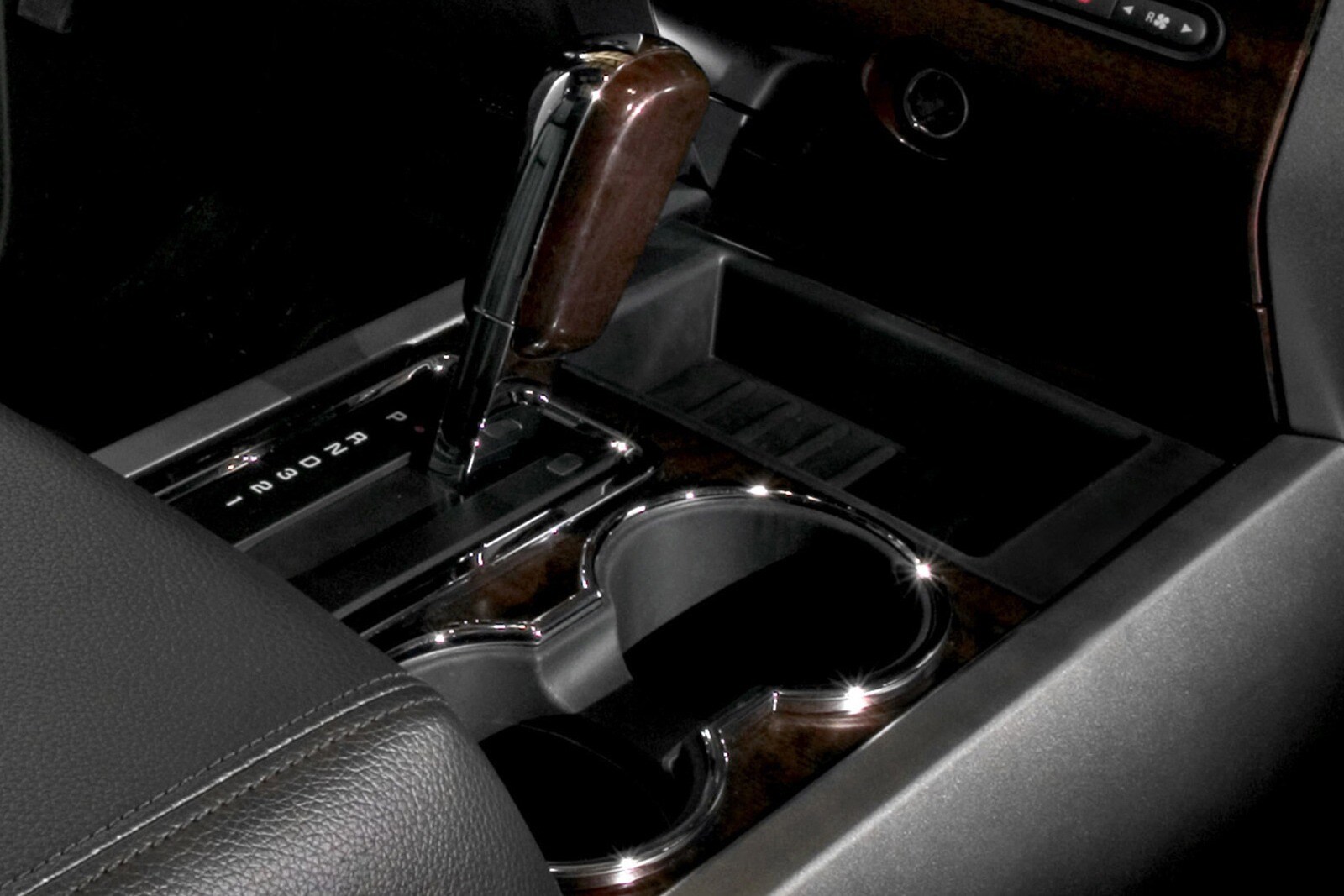 2008 Ford Expedition interior SHF