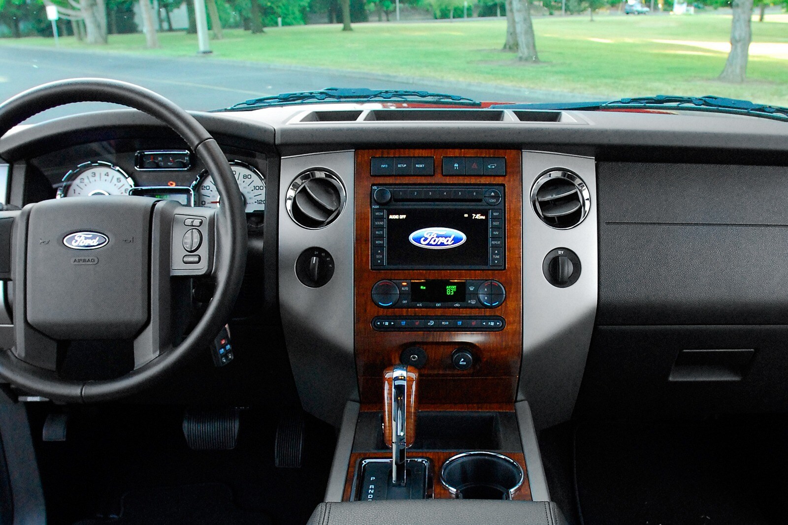 2009 Ford Expedition EL interior D