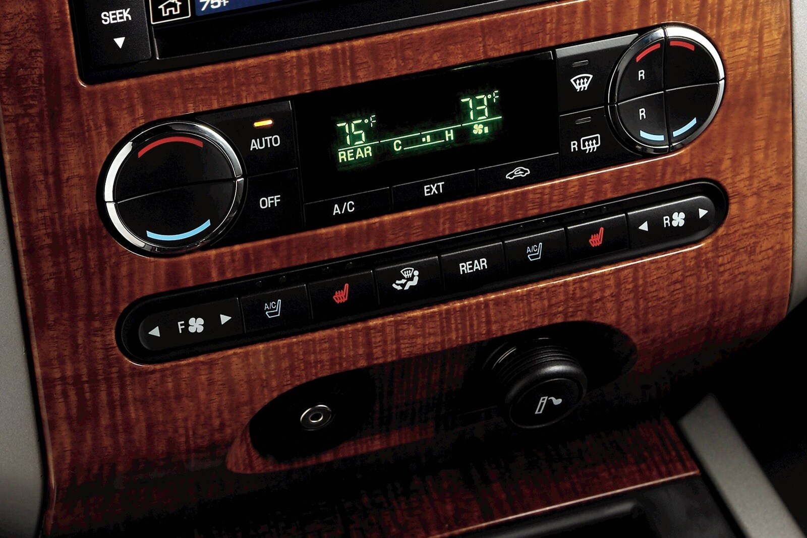 2010 Ford Expedition interior CC