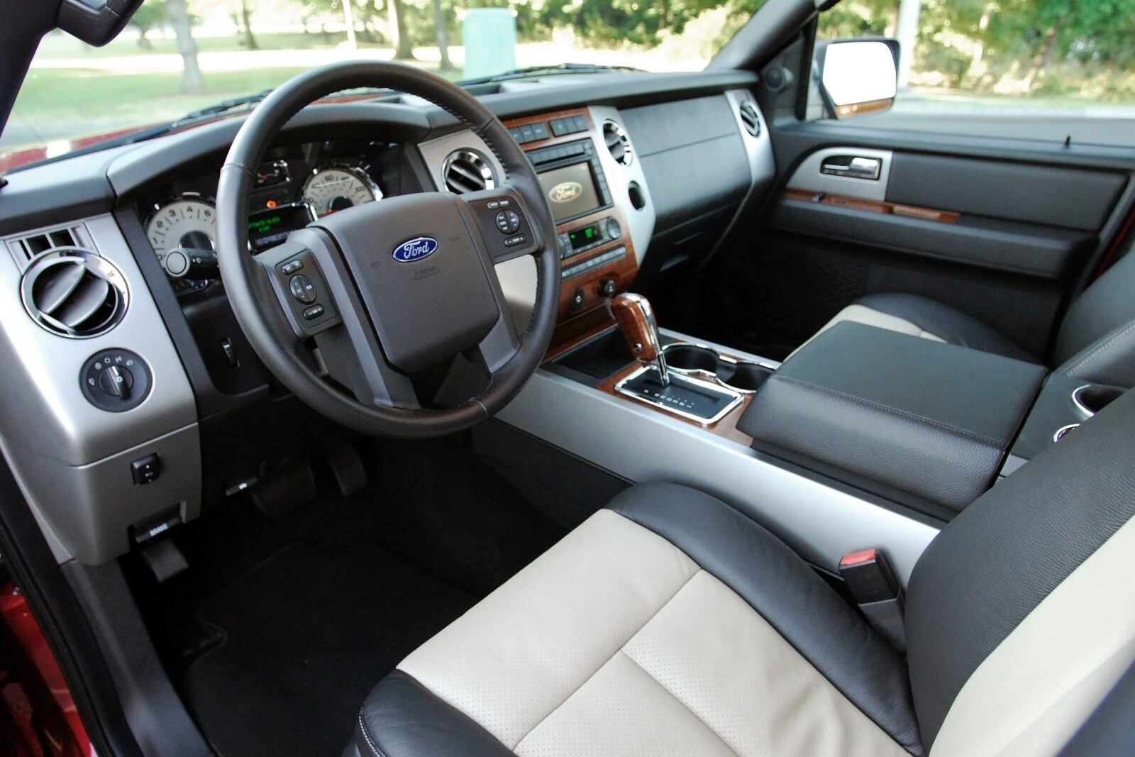 2013 Ford Expedition interior I