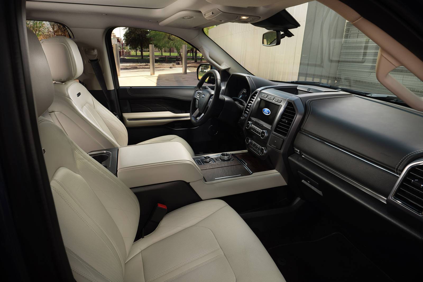 2021 Ford Expedition interior D