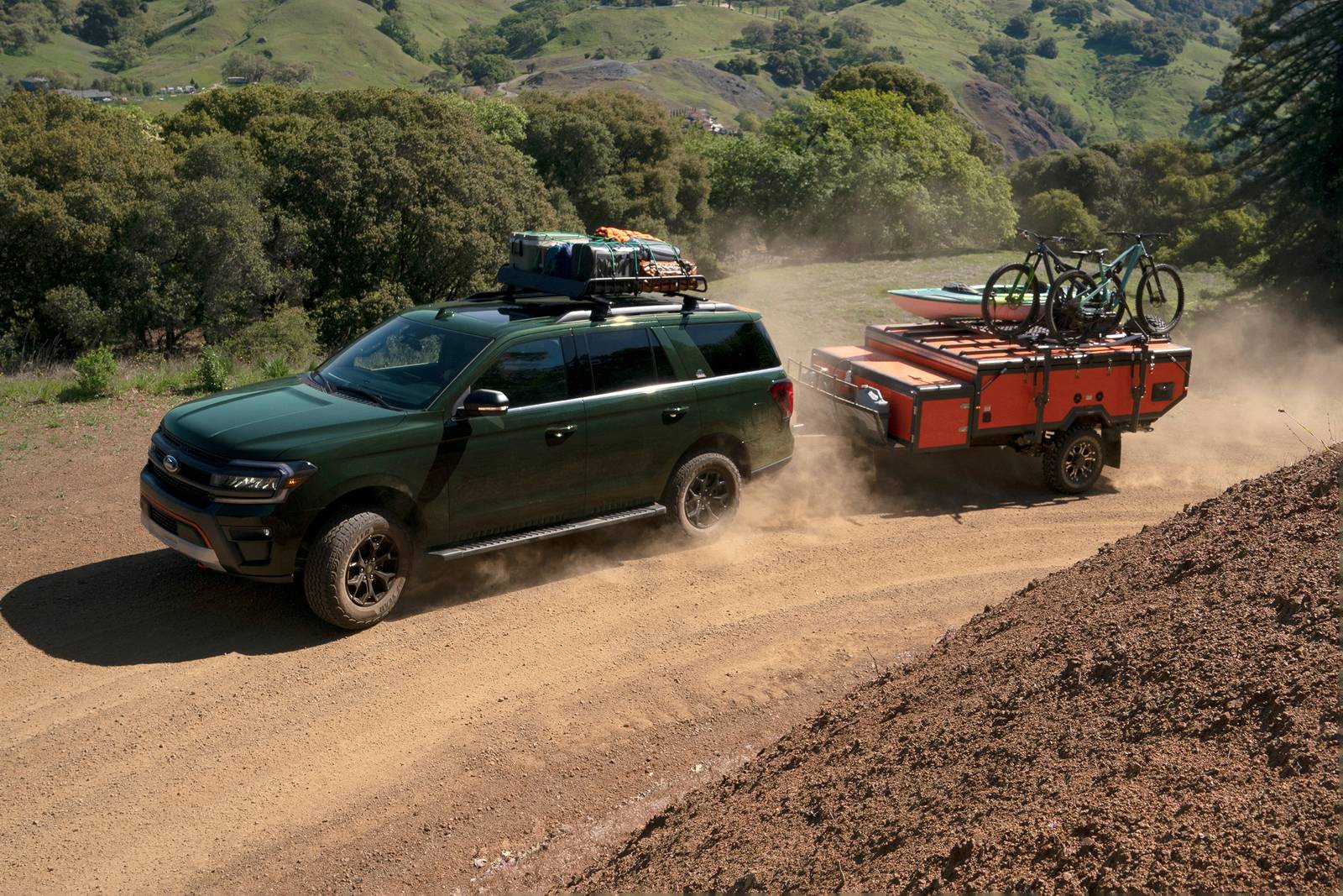 2022 Ford Expedition exterior LIFE1