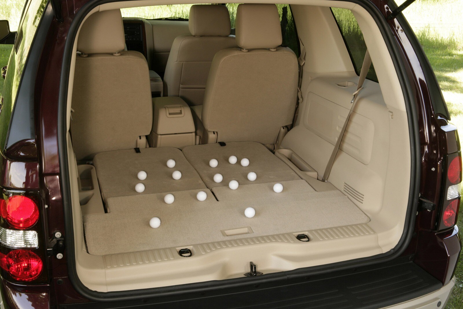 2008 Ford Explorer interior CARGO