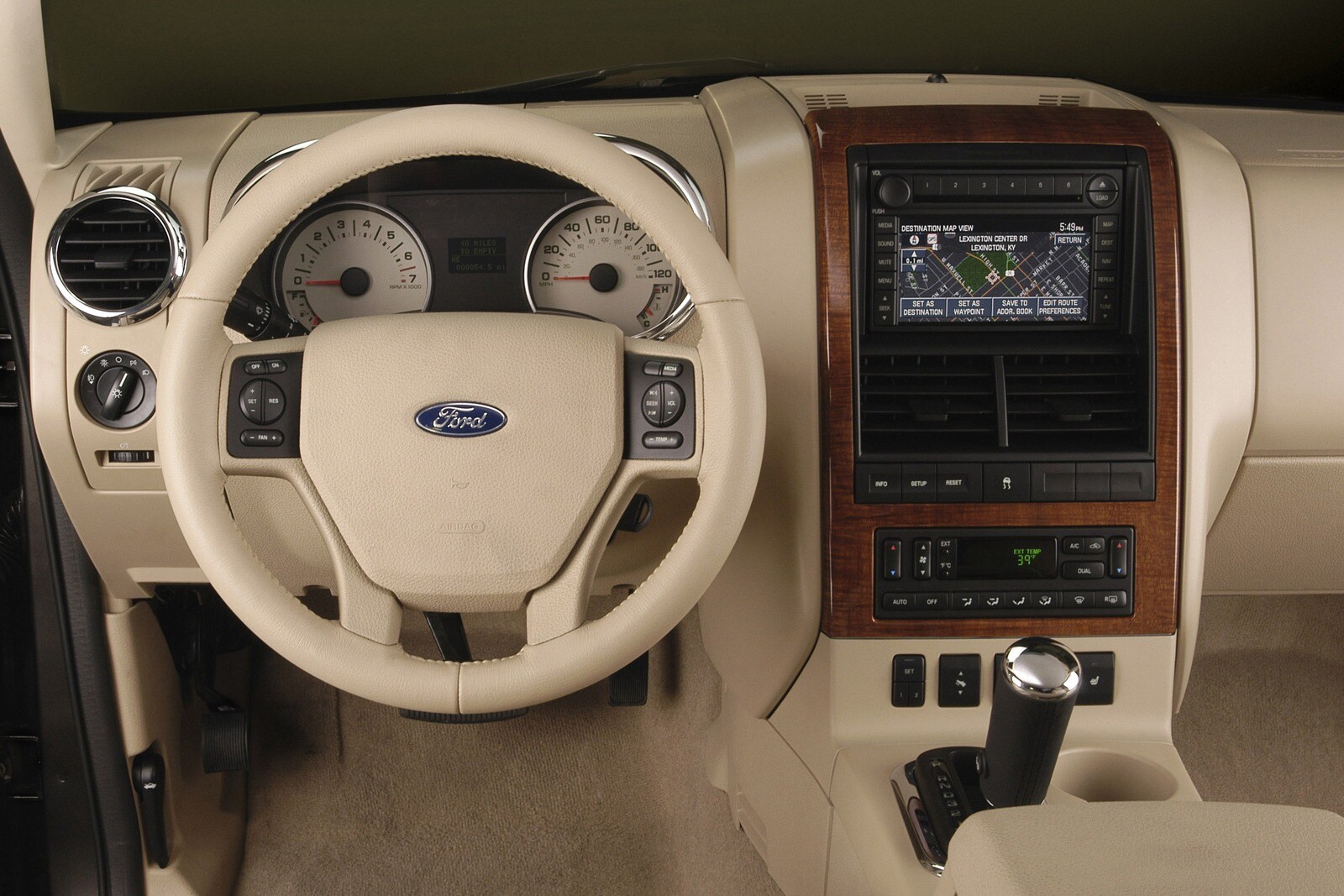 2008 Ford Explorer interior D