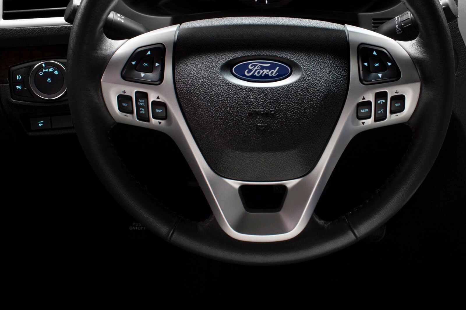 2014 Ford Explorer interior SWD