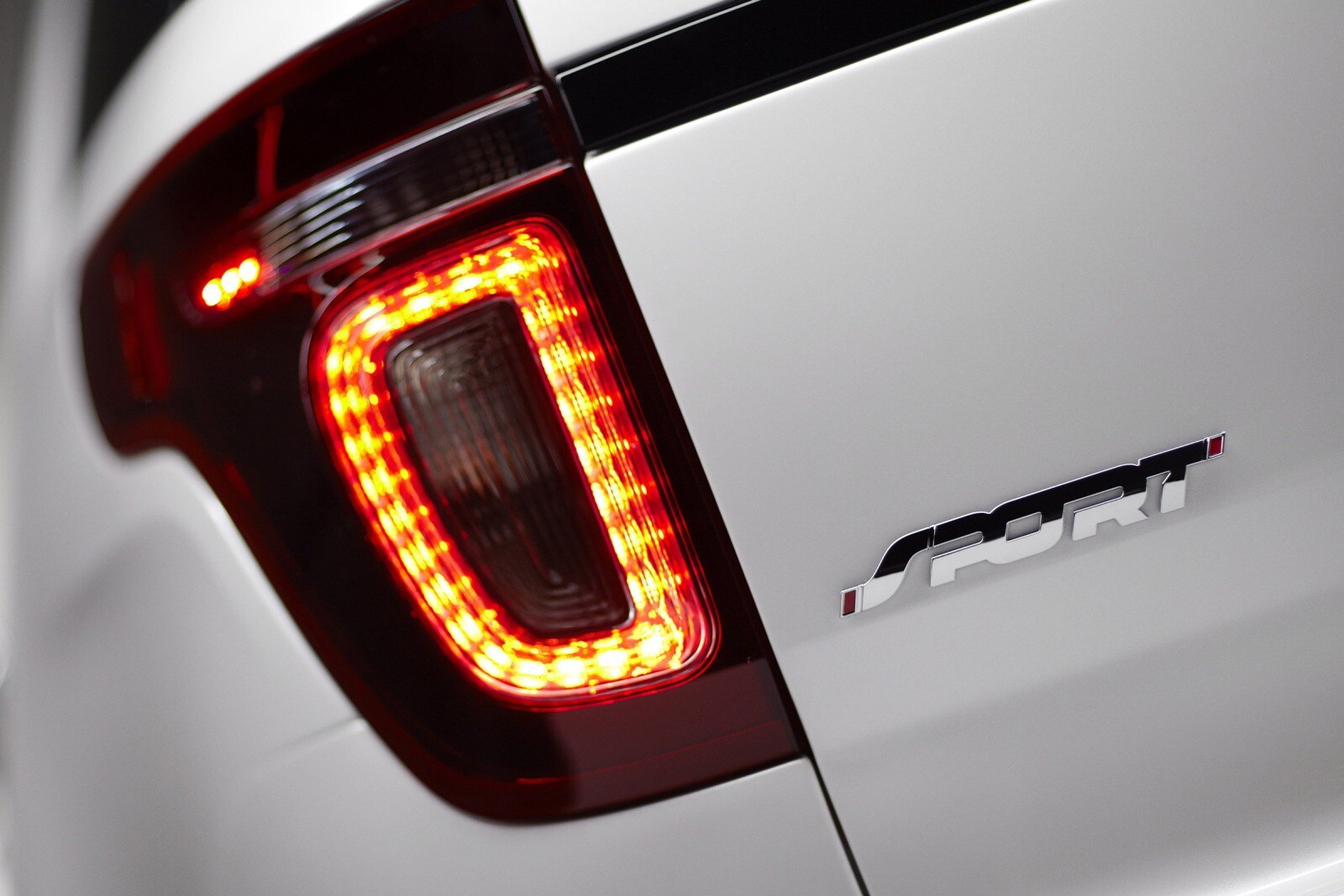 2014 Ford Explorer exterior RBDG