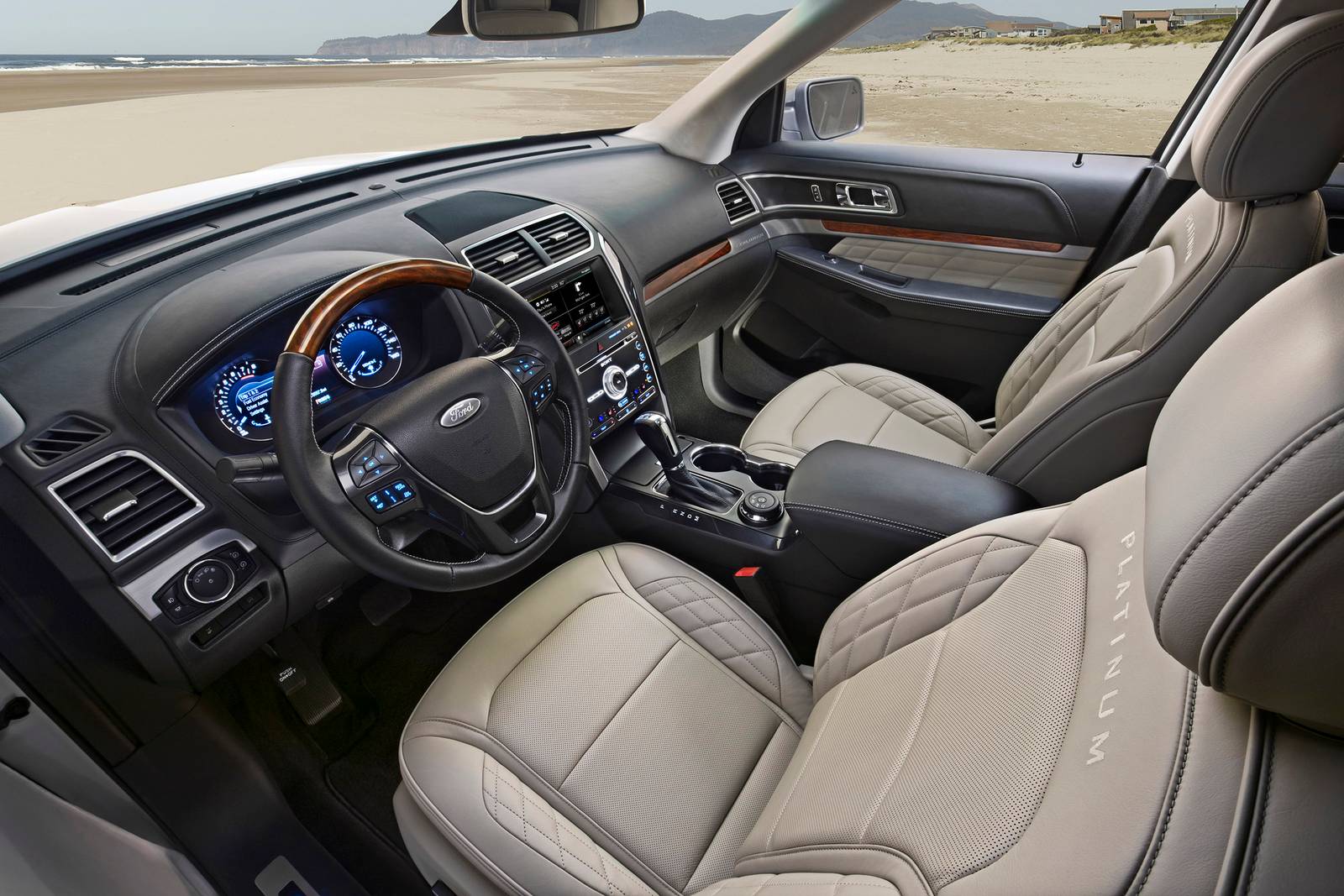 2018 Ford Explorer interior I