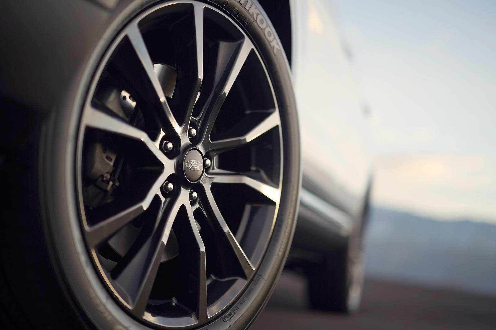 2018 Ford Explorer exterior W