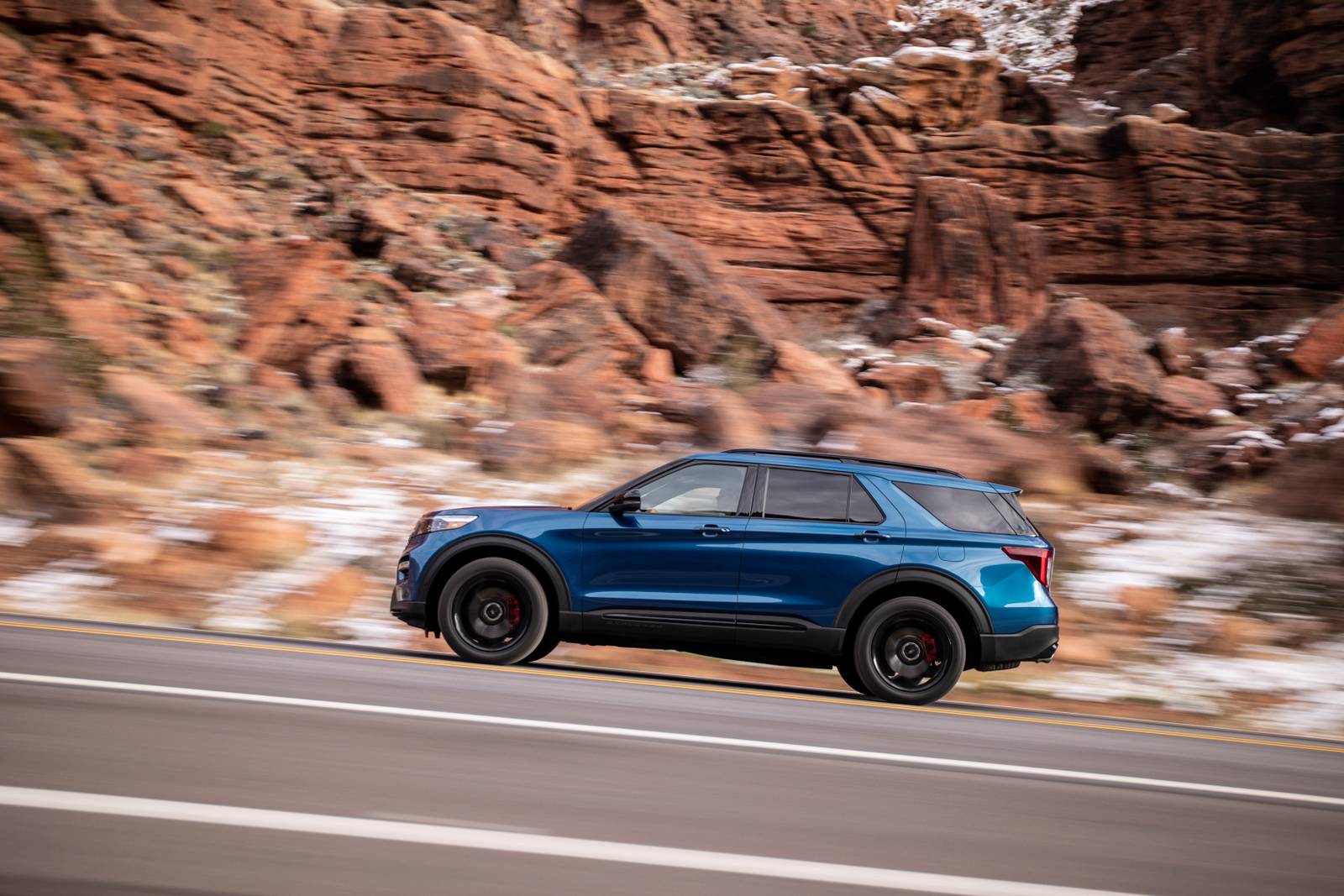 2020 Ford Explorer exterior S